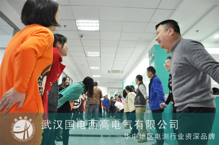 开展企业团建活动 培养员工团队精神