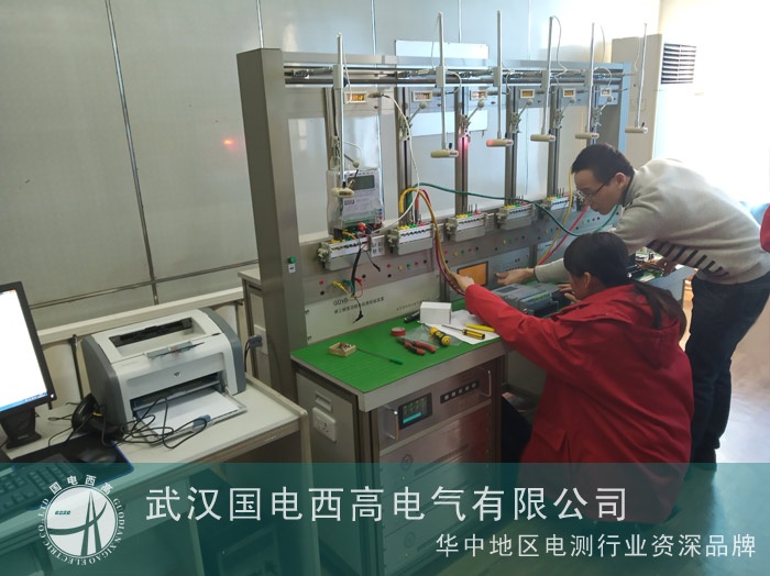 我司技术人员为大庆客户调试电能表校验装置